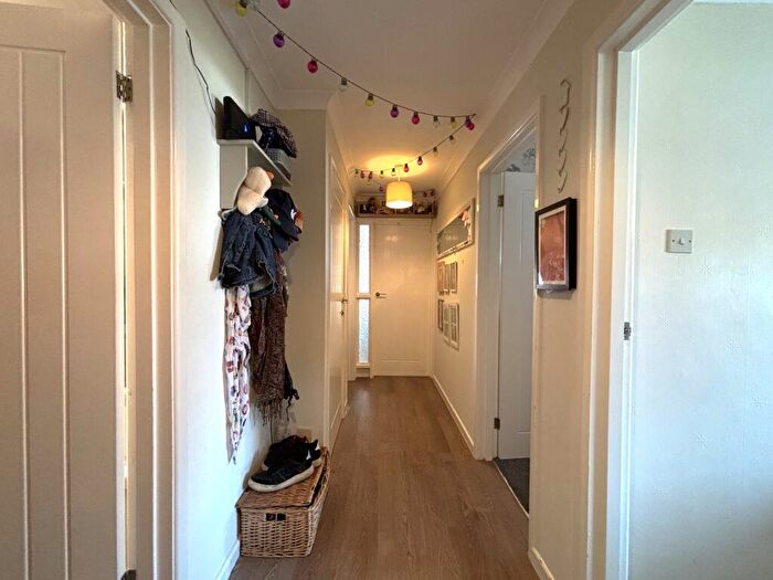 2 Bedroom Flat For Sale In Regents Court, Victoria Road, Swanage, Dorset, BH19 - Photo 9