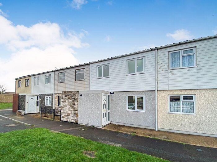 3 Bedroom Terraced House For Sale In Lime Close, South Ockendon, RM15