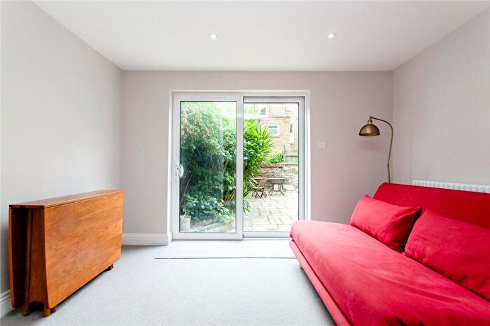1 Bedroom Flat To Rent In Stavordale Road, Highbury, N5