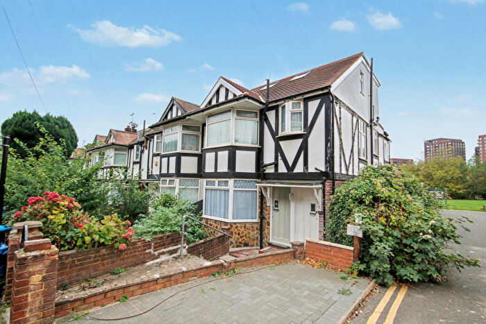 1 Bedroom Maisonette For Sale In Heather Park Drive, Wembley, Middlesex, HA0