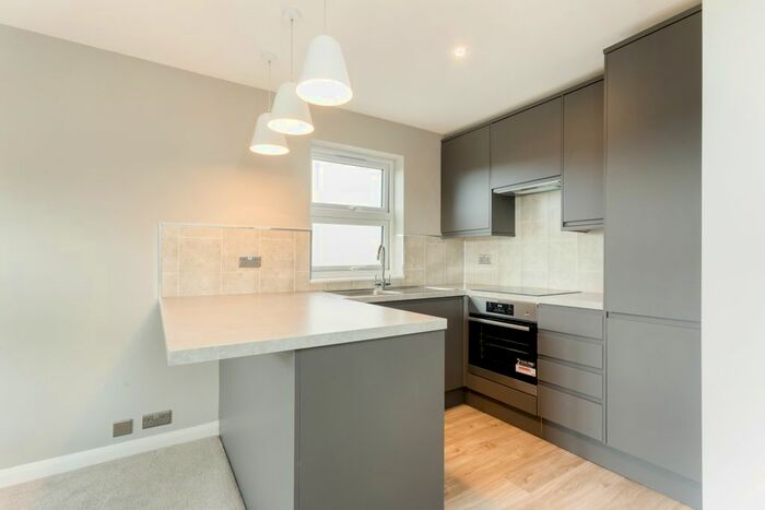 1 Bedroom Flat To Rent In Mayfield Road, London, W12