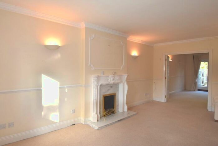 4 Bedroom Semi-Detached House To Rent In Chaucer Close, Windsor, Berkshire, SL4