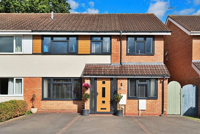 4 Bedroom Semi-Detached House For Sale In Norbury Place, Hereford, HR1