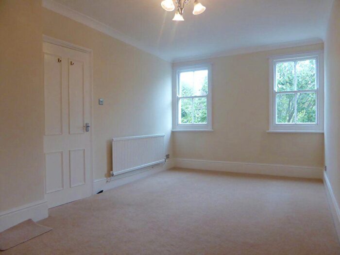 2 Bedroom Flat To Rent In New Church Road -, P12