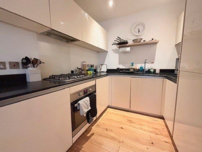 1 Bedroom Flat For Sale In Hanover House, Brentwood, CM14
