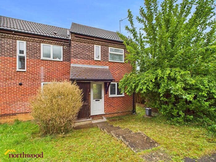 1 Bedroom End Of Terrace House To Rent In The Camellias, Banbury, OX16