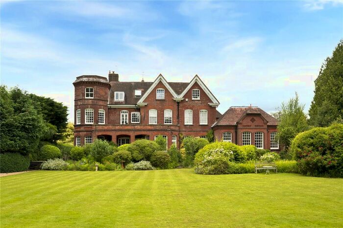 1 Bedroom Flat To Rent In Summersbury Hall, Summersbury Drive, Shalford, Guildford, GU4