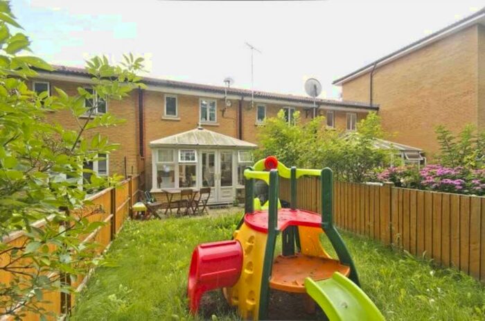 2 Bedroom House To Rent In Shalbourne Square, Hackney Wick, E9