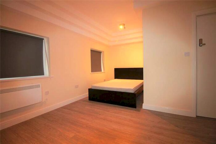1 Bedroom Studio Flat To Rent In Costons Lane, Greenford UB6