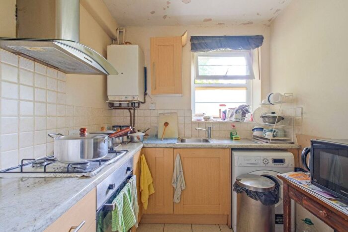 1 Bedroom Flat For Sale In Arbour House, Arbour Square, Stepney, London, E1