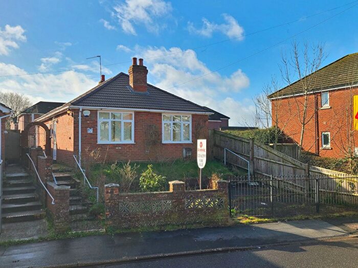 2 Bedroom Bungalow For Sale In Water Lane, Totton, Southampton, SO40