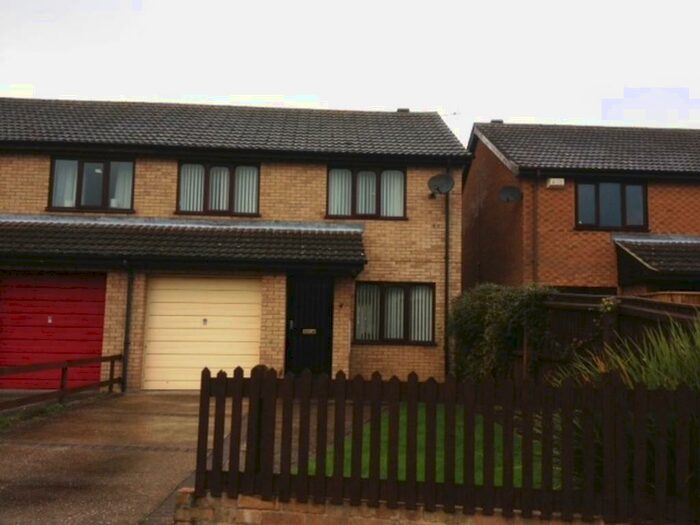 3 Bedroom Semi-Detached House To Rent In Alder Close, Louth, LN11
