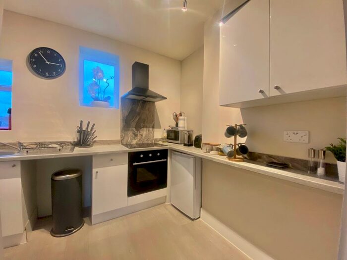 1 Bedroom Apartment To Rent In Henley On Thames, Oxfordshire, RG9