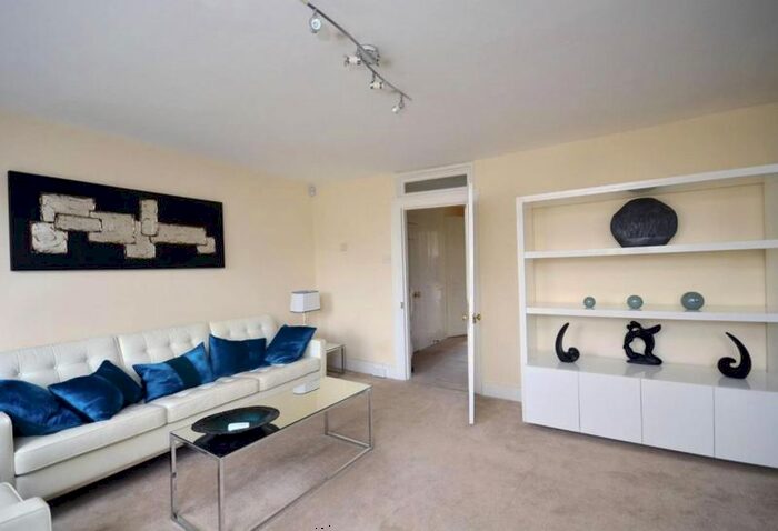1 Bedroom Flat To Rent In Myddelton Square, London, EC1R