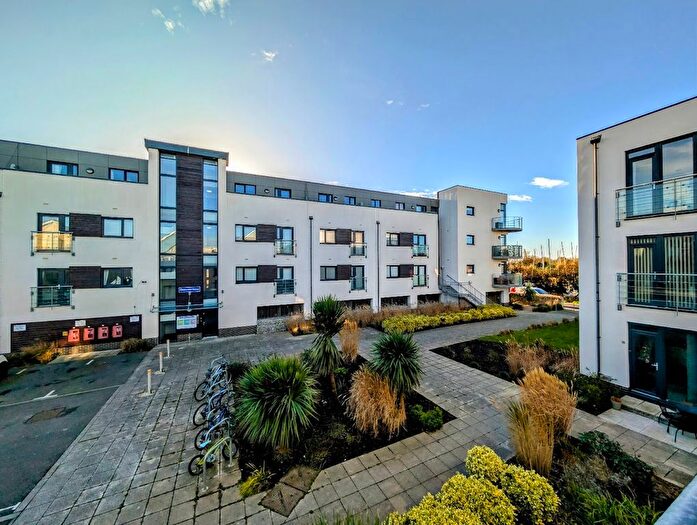 1 Bedroom Flat For Sale In Eirene Road, Goring-By-Sea, Worthing, BN12