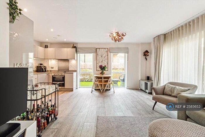 2 Bedroom Flat To Rent In Broadhead Apartments, London, E3