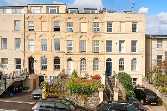 2 Bedroom Flat For Sale In Claremont Road, Bristol, BS7