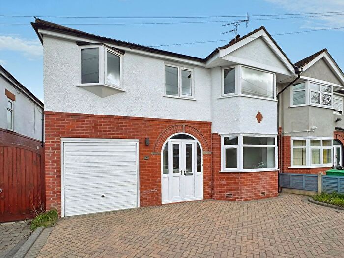 4 Bedroom Semi Detached House For Sale In Deneford Road, Didsbury, Manchester, M20