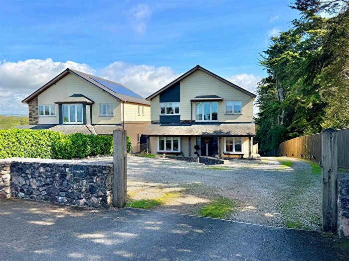 4 Bedroom Detached House For Sale In Wembury Road, Plymouth, PL9