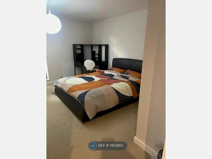 2 Bedroom Flat To Rent In Fondant Court, London, E3