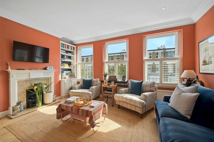 2 Bedroom Flat To Rent In Minford Gardens, London, W14