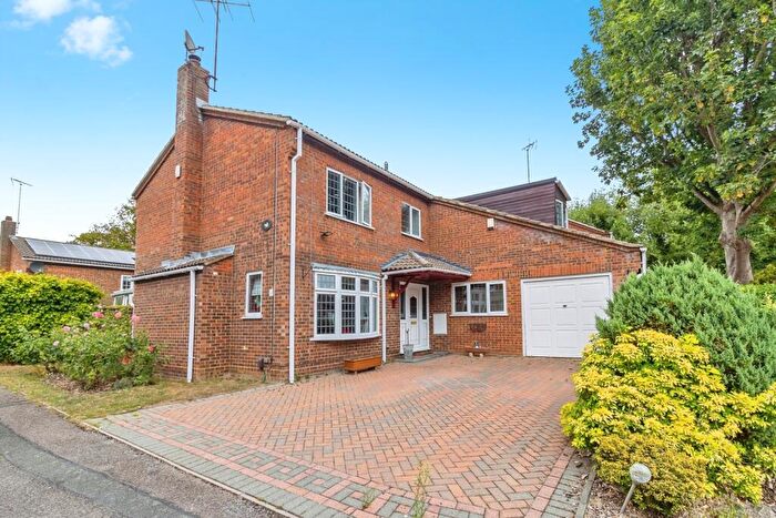 4 Bedroom Detached House For Sale In Faulkners Way, Leighton Buzzard, Bedfordshire, LU7