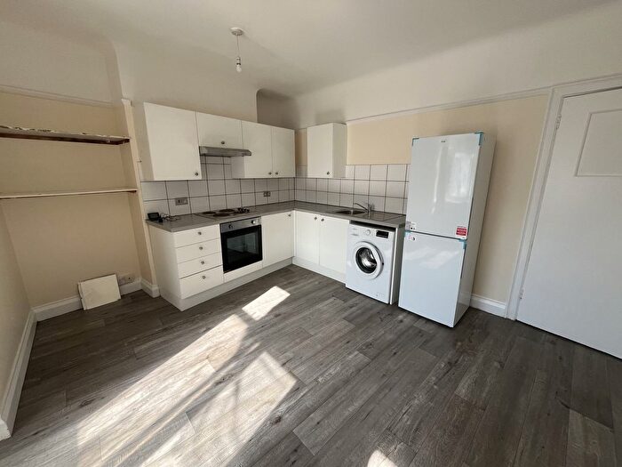 4 Bedroom Flat To Rent In St. Peters Road, Bournemouth, BH1