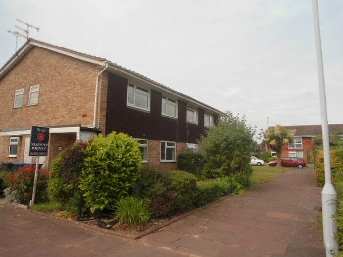 2 Bedroom Flat To Rent In Hudson Close, Worthing, BN13