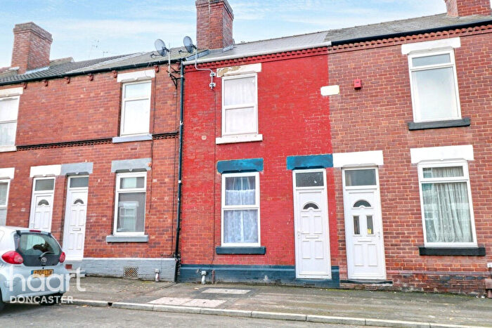 2 Bedroom Terraced House For Sale In Alexandra Road, Balby, Doncaster, DN4
