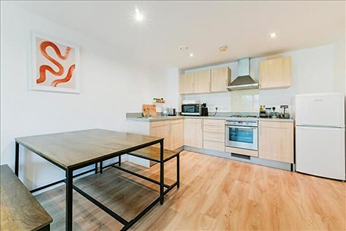 1 Bedroom Flat To Rent In Bassett House, London, SW19