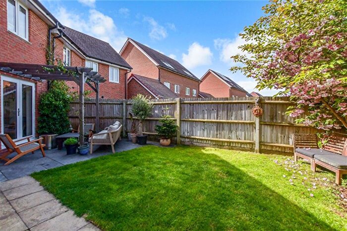 3 Bedroom Semi-detached House For Sale In Southfields Way, Harrietsham, Maidstone, Kent, ME17
