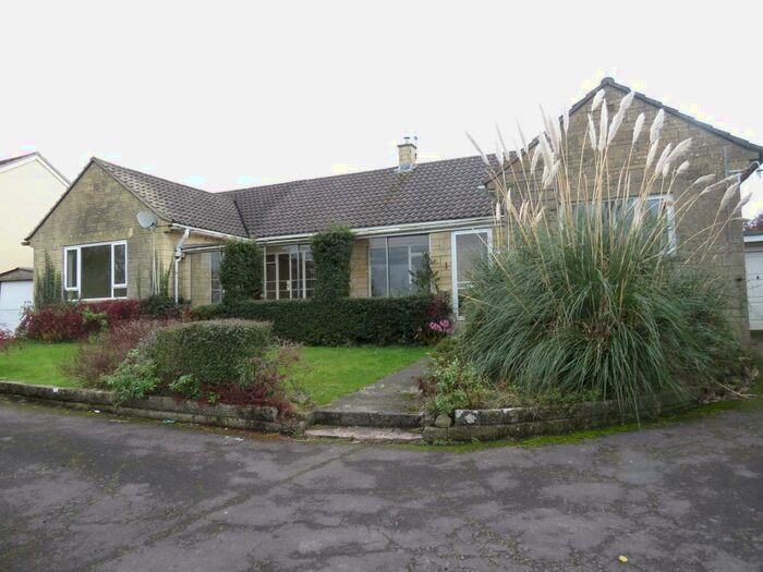 4 Bedroom House To Rent In Wood Lane, Chippenham, SN15