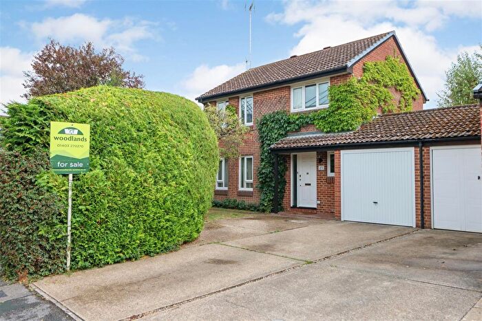 4 Bedroom Link Detached House For Sale In Shelley Drive, Broadbridge Heath, Horsham, RH12