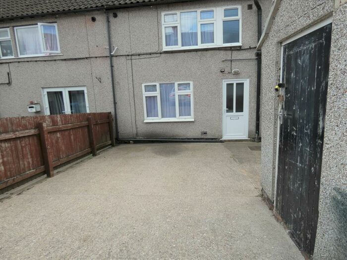 3 Bedroom Terraced House To Rent In Seventh Avenue, Forest Town, NG19