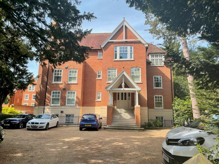 2 Bedroom Flat To Rent In New Dover Road, Canterbury, CT1