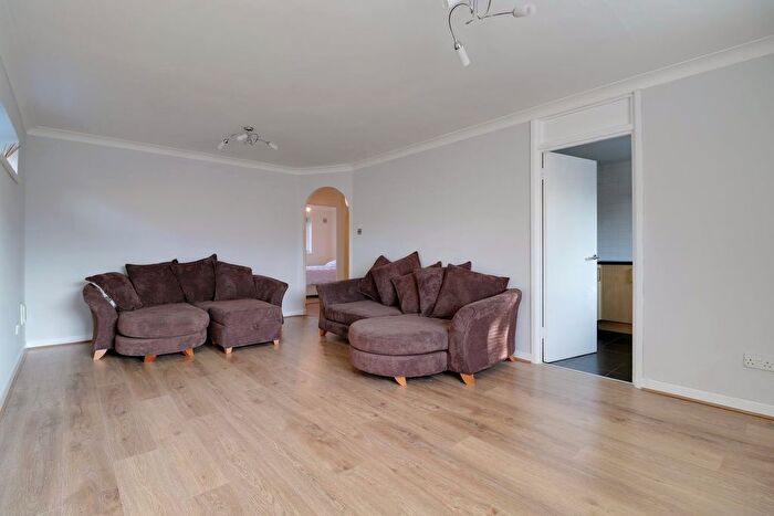 2 Bedroom Flat To Rent In Globe Court, Church Lane, Broxbourne, EN10