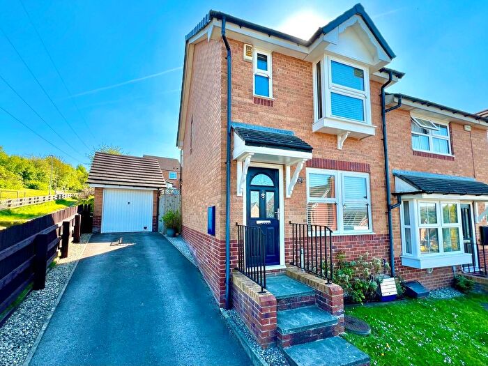 2 Bedroom End Of Terrace House To Rent In Cote Farm Lane, Thackley, Bradford, West Yorkshire, BD10