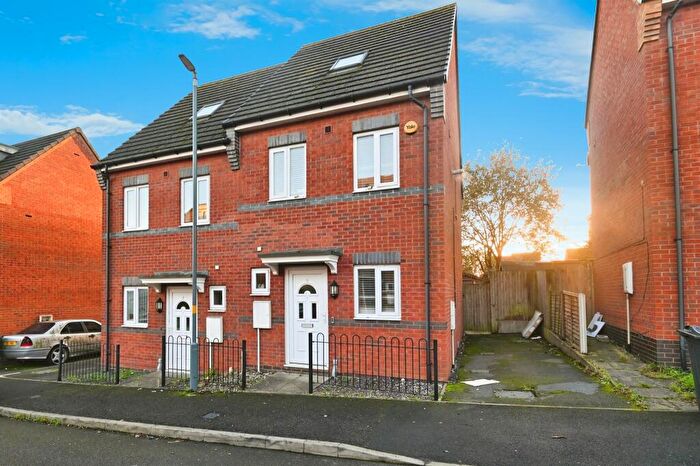 3 Bedroom Town House For Sale In Old College Road, Birmingham, B33