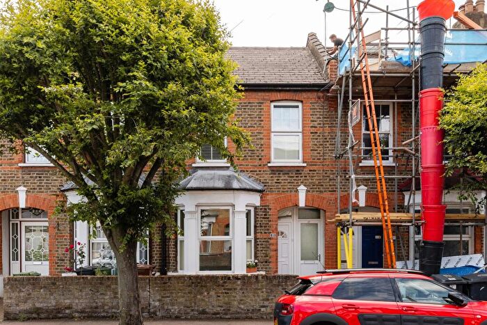 1 Bedroom Apartment For Sale In Bakers Avenue, Walthamstow, E17