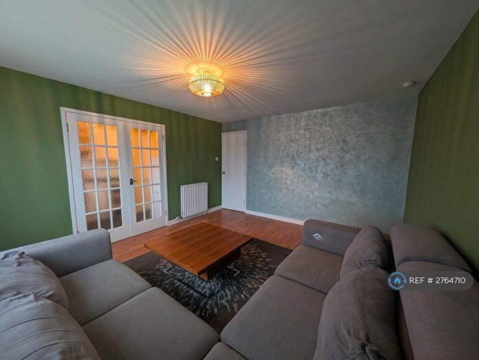 2 Bedroom Flat To Rent In North Hillhousefield, Edinburgh, EH6