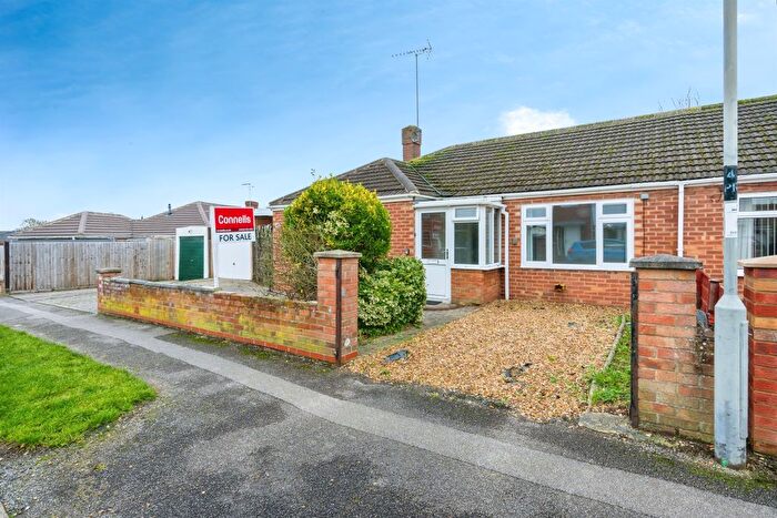 3 Bedroom Semi Detached Bungalow For Sale In Portfields Road, Newport Pagnell, MK16