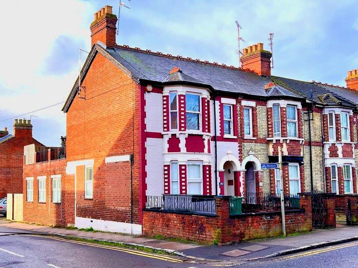 1 Bedroom Flat To Rent In High Street, Aylesbury, Bucks, HP20