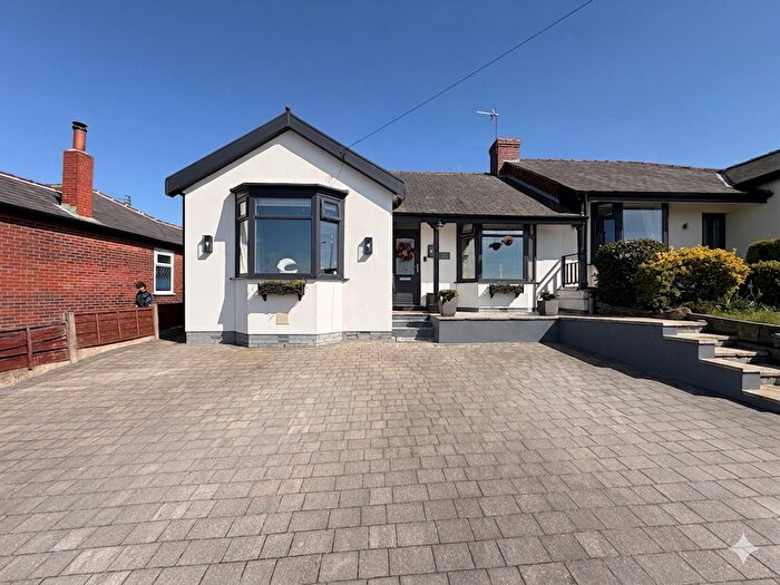 2 Bedroom Bungalow For Sale In Horridge Fold Avenue, Bolton, Greater Manchester, BL5