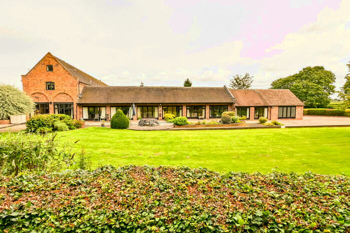 4 Bedroom Barn Conversion For Sale In Brickhouse Lane, Elford, Tamworth, B79