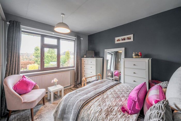 4 Bedroom Detached House For Sale In Maidensbridge Road, Wall Heath, DY6