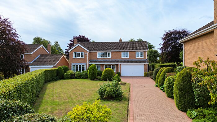 5 Bedroom Detached House For Sale In Manor Close, Kirk Smeaton, Pontefract, WF8