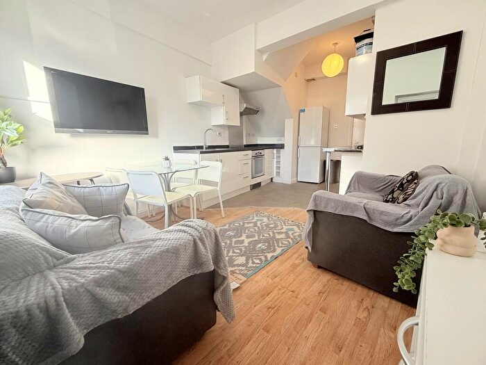 4 Bedroom Terraced House To Rent In Alfreton Road, Radford, NG7