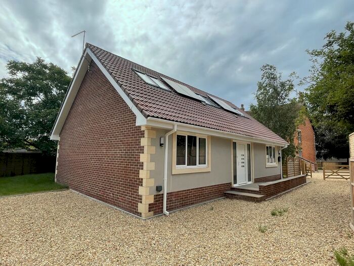 2 Bedroom Bungalow For Sale In Stoddens Road, Burnham-On-Sea, TA8