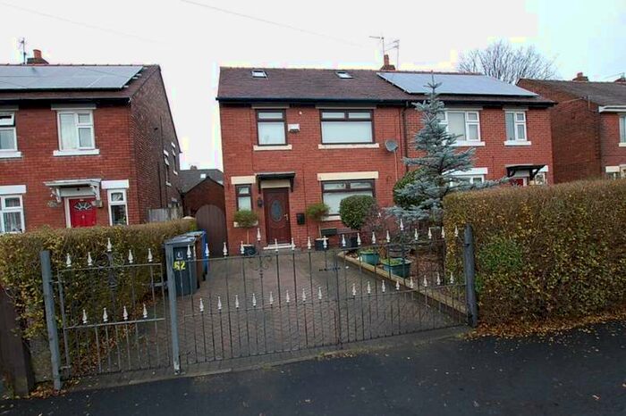 3 Bedroom Semi-Detached House To Rent In Knowle Avenue, Ashton-under-lyne, OL7