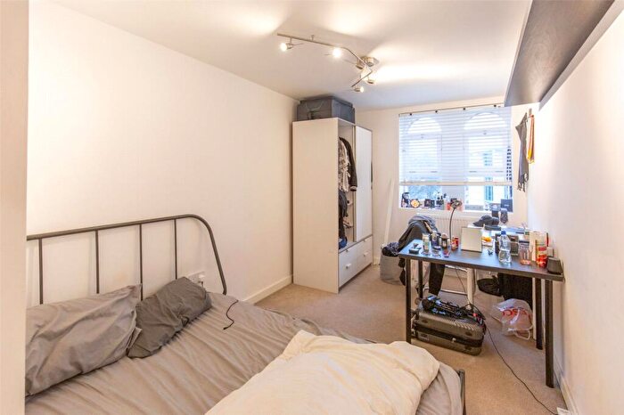 3 Bedroom Apartment For Sale In Broadmead, Bristol, Somerset, BS1